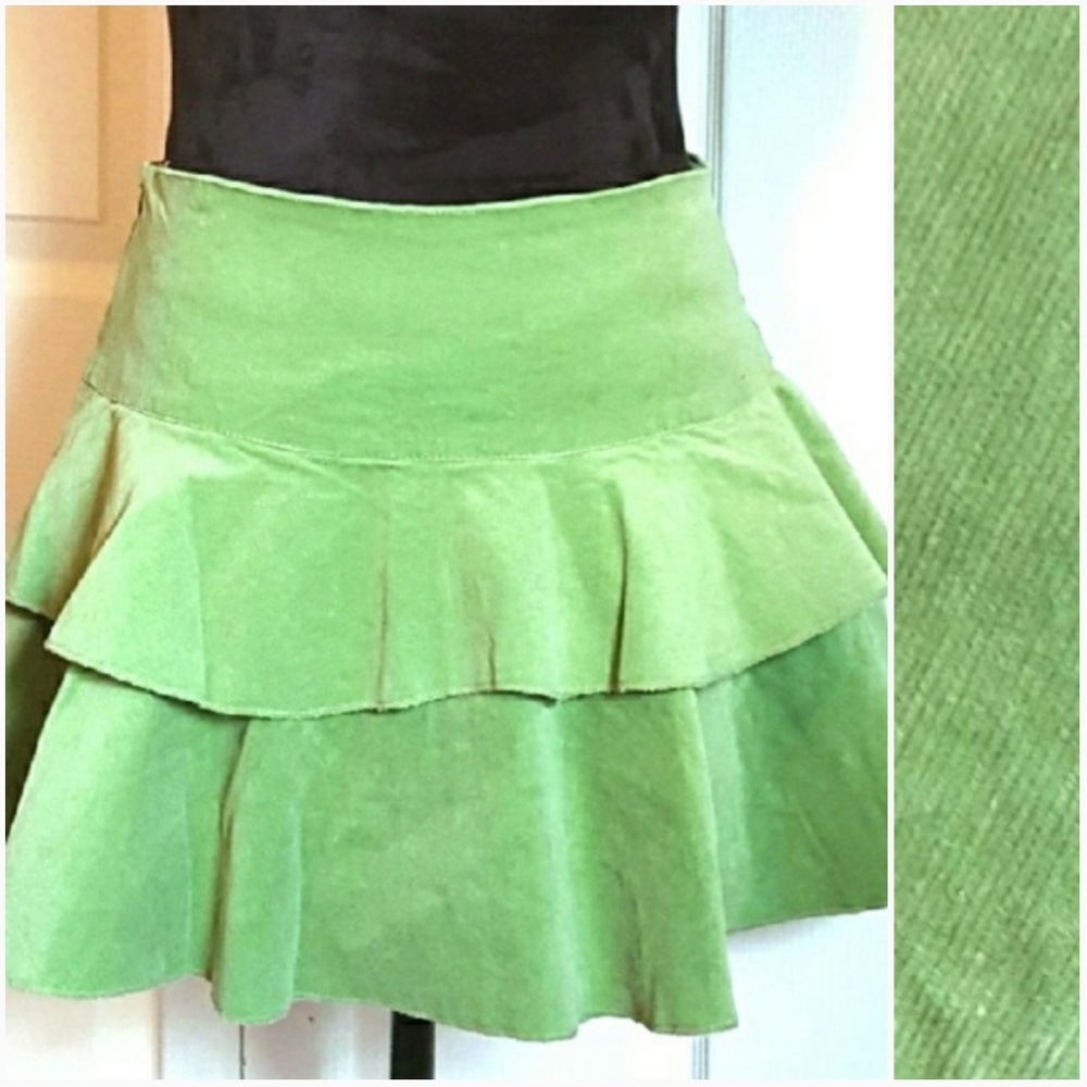 Yi Piro Piro Green Corduroy Flouncy Ruffle Skirt